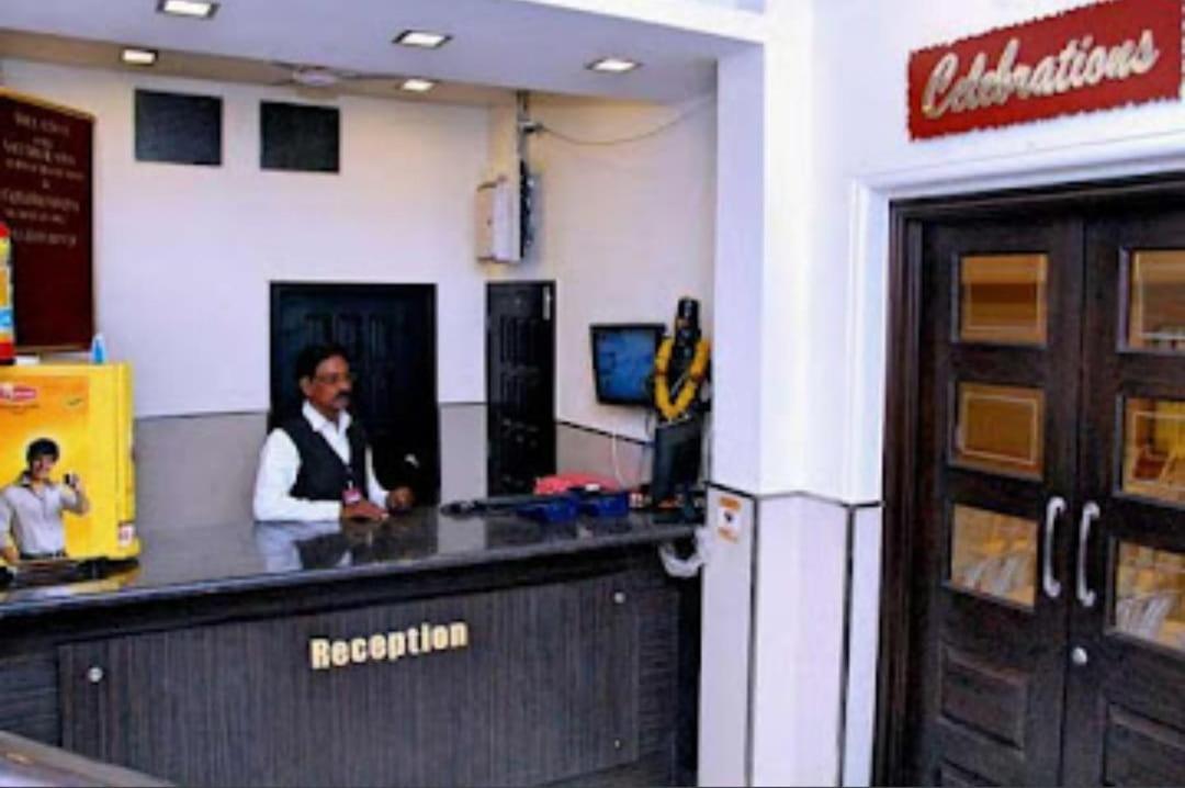 Vitthal Inn Pandharpur Zewnętrze zdjęcie